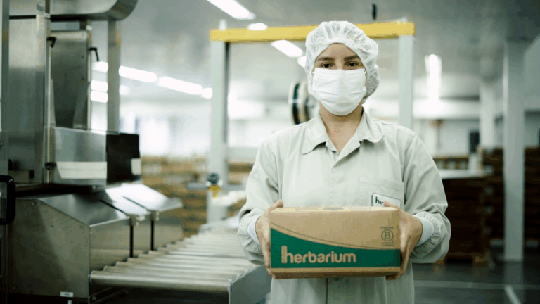 Herbarium lança no Brasil o Canephron®