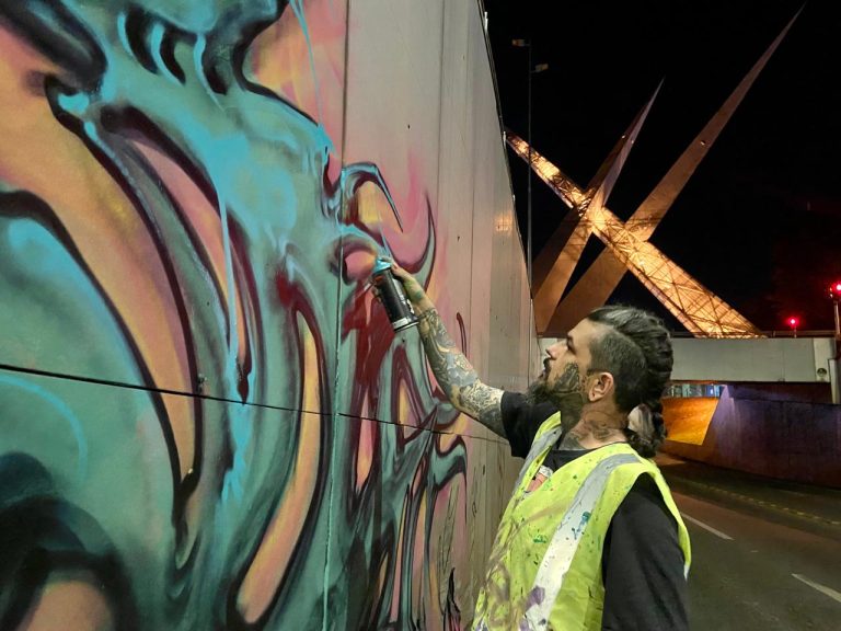 Outras Lendas: painel de graffiti com 80m² busca resgatar mitos esquecidos do folclore brasileiro
