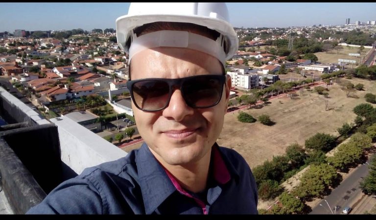 Construção civil cresce no Brasil, mas enfrenta entraves estruturais, avalia Cláudio De Souza Cruz