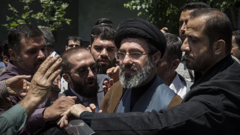 Descubra quem é Mojtaba Khamenei, o recém-nomeado líder supremo do Irã