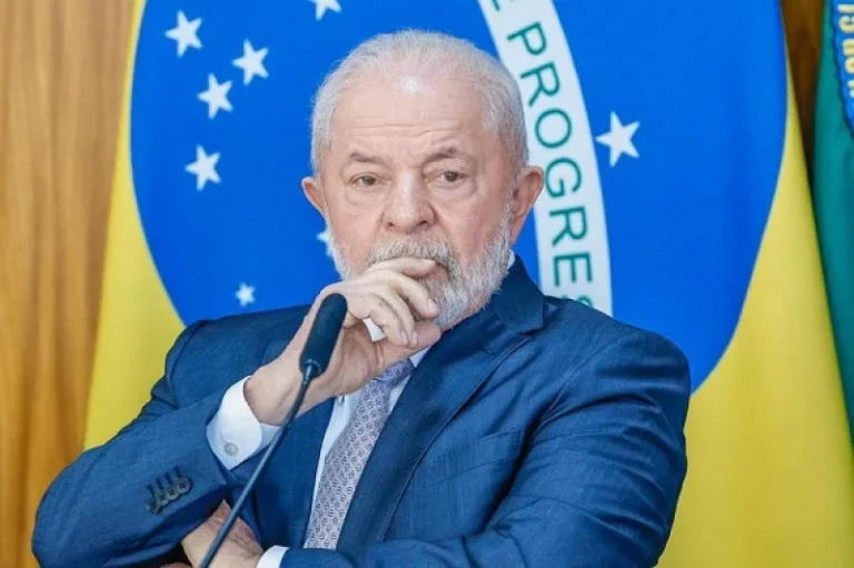 Lula firma apoio, mas enfrenta obstáculos com Flávio no segundo turno, tornando reeleição incerta.