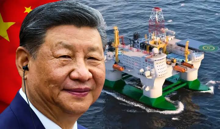 China estabelece plataforma de pesquisa oceânica futurista e avança na competição científica com os Estados Unidos.