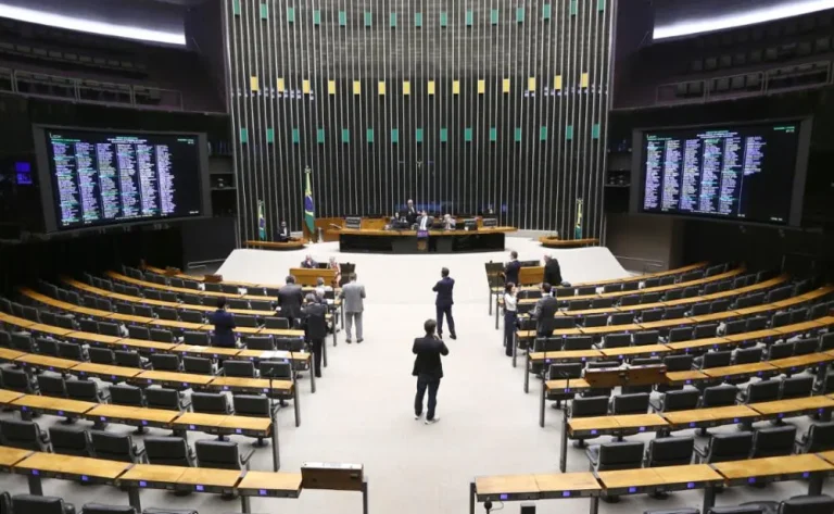 PT questiona agilidade da Câmara na aprovação de política para minerais essenciais