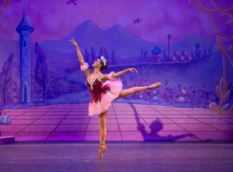 De projeto social em SP aos EUA, bailarina brasileira hoje dança e ensina nos Estados Unidos