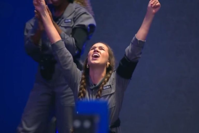 Bianca conquista a prova Tô Fora e transforma o jogo na Casa do Patrão