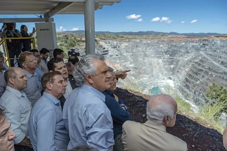 Governo Lula enfrenta dilema sobre soberania nas terras raras com PL 2780