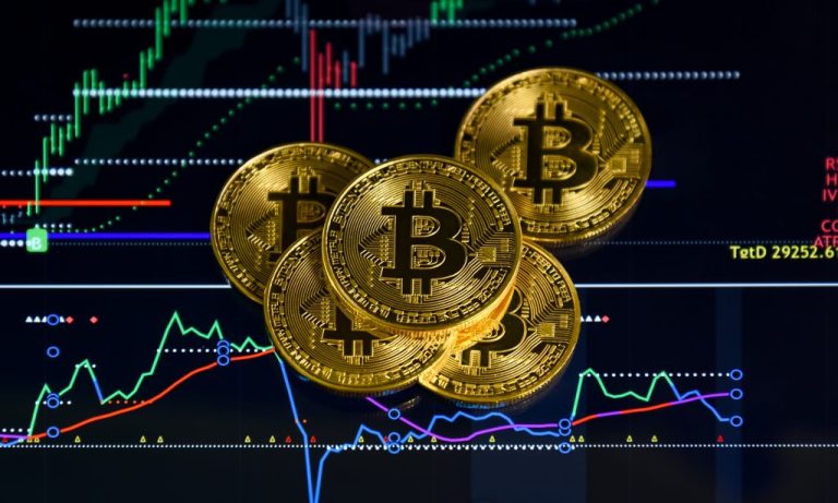Analista volta sua atenção para criptomoedas emergentes com o impulso do bitcoin