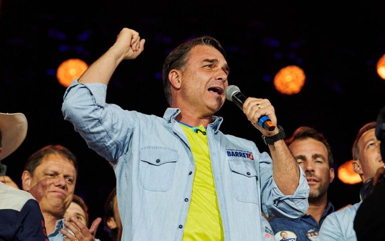 FARIA LIMA  RECUA E CONVIDA FLAVIO BOLSONARO PARA DIALOGAR.