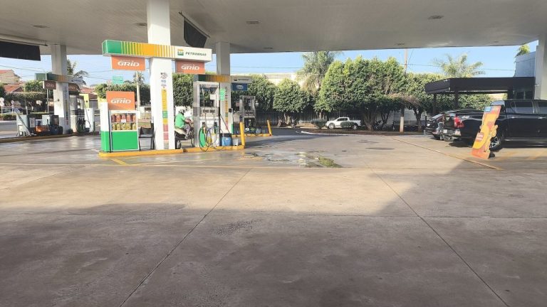 Governo mantém tarifa do diesel estável por um mês