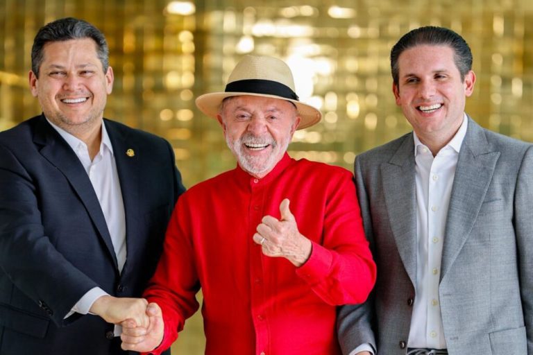 Lula apresenta orçamento final do governo, destacando superávit de R$ 18,6 bilhões e novo valor do salário mínimo de R$ 1.741