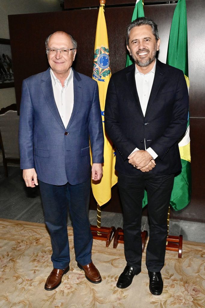 Elmano conquista reeleição no primeiro turno e Ceará escolhe três representantes da esquerda